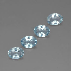 カラットの天然ライトブルーアクアマリン（7×5.1 mm・オーバルカット）