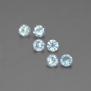カラットの天然ライトブルーアクアマリン（3.99 mm・ラウンドカット）