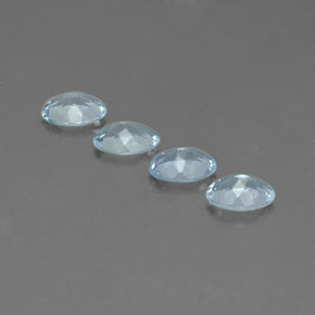 カラットの天然ライトブルーアクアマリン（7.1×5.1 mm・オーバルカット）