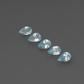 カラットの天然ライトグリーンブルーアクアマリン（6.1×4.1 mm・洋梨の形）