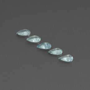 カラットの天然ライトグリーンブルーアクアマリン（6.1×4.1 mm・洋梨の形）