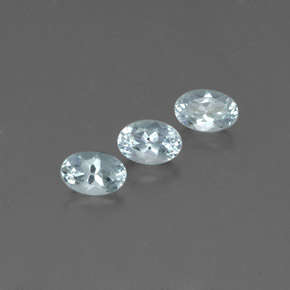 カラットの天然ライトグリーンブルーアクアマリン（6.2×4.2 mm・オーバルカット）