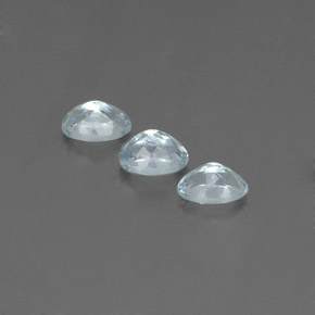 カラットの天然ライトグリーンブルーアクアマリン（6.2×4.2 mm・オーバルカット）
