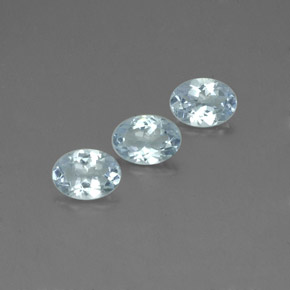 カラットの天然ライトグリーンブルーアクアマリン（7.1×5.2 mm・オーバルカット）