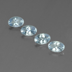 カラットの天然ライトグリーンブルーアクアマリン（6.1×4.2 mm・オーバルカット）