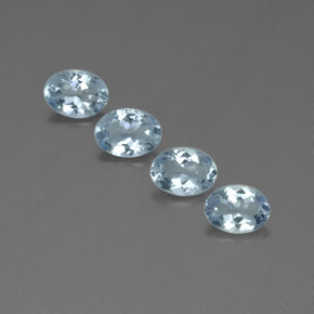 カラットの天然ライトグリーンブルーアクアマリン（7×5.1 mm・オーバルカット）