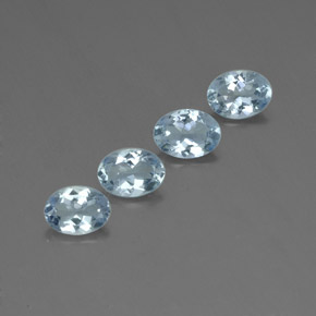 カラットの天然ライトグリーンブルーアクアマリン（7×5.1 mm・オーバルカット）