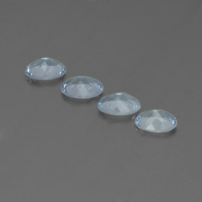 カラットの天然ライトグリーンブルーアクアマリン（7×5.1 mm・オーバルカット）