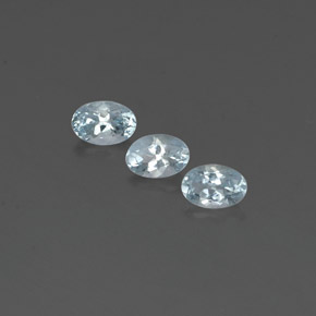 カラットの天然ライトグリーンブルーアクアマリン（6.2×4.2 mm・オーバルカット）