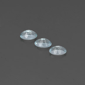 カラットの天然ライトグリーンブルーアクアマリン（6.2×4.2 mm・オーバルカット）