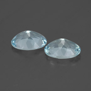 カラットの天然ライトブルーアクアマリン（7.1×5.1 mm・オーバルカット）