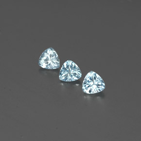 カラットの天然ライトグリーンブルーアクアマリン（5.3×5.2 mm・トリリアント）