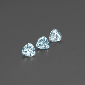 カラットの天然ライトグリーンブルーアクアマリン（5.3×5.2 mm・トリリアント）