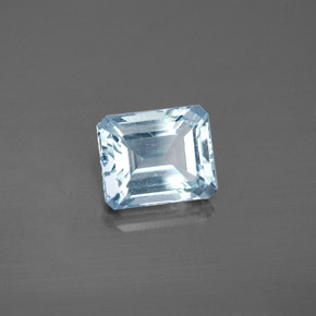 2.14カラットの天然ライトブルーアクアマリン（8.5×7 mm・エメラルドカット）