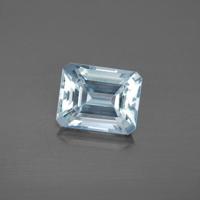 2.73カラットの天然ライトグリーンブルーアクアマリン（9.4×7.5 mm・エメラルドカット）