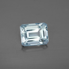 2.73カラットの天然ライトグリーンブルーアクアマリン（9.4×7.5 mm・エメラルドカット）
