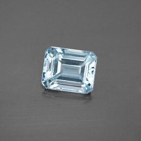 2.19カラットの天然ライトブルーアクアマリン（8.6×7 mm・エメラルドカット）