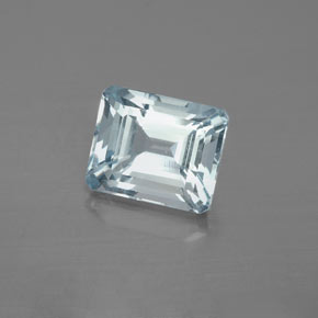 2.99カラットの天然ライトブルーアクアマリン（9×7.5 mm・エメラルドカット）