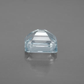 2.99カラットの天然ライトブルーアクアマリン（9×7.5 mm・エメラルドカット）