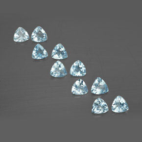 カラットの天然ライトブルーアクアマリン（4.3×4.2 mm・トリリアント）