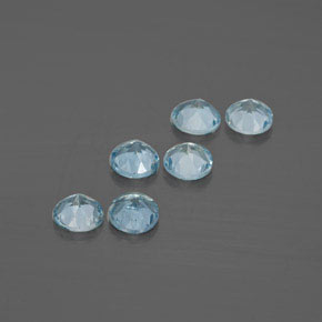カラットの天然ライトブルーアクアマリン（4.15 mm・ラウンドカット）