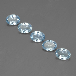 カラットの天然ライトブルーアクアマリン（7×5.2 mm・オーバルカット）