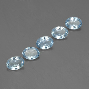 カラットの天然ライトブルーアクアマリン（7×5.2 mm・オーバルカット）