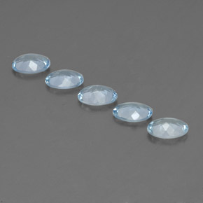 カラットの天然ライトブルーアクアマリン（7×5.2 mm・オーバルカット）