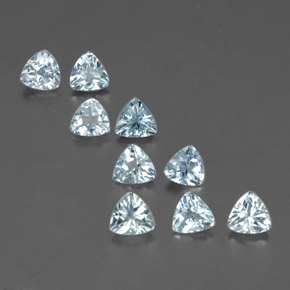 カラットの天然ライトブルーアクアマリン（4.9×4.8 mm・トリリアント）