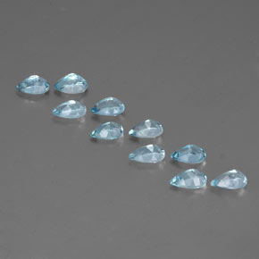 カラットの天然ライトブルーアクアマリン（6.1×4.1 mm・洋梨の形）