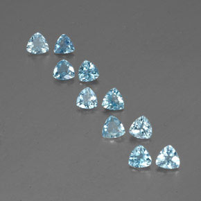 カラットの天然ライトブルーアクアマリン（4.2×4.2 mm・トリリアント）