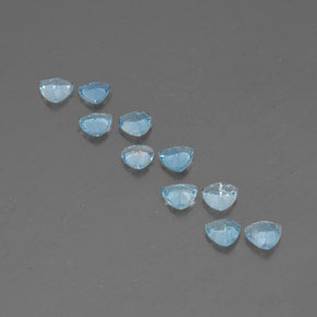 カラットの天然ライトブルーアクアマリン（4.2×4.2 mm・トリリアント）