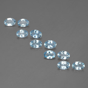 カラットの天然ライトブルーアクアマリン（6.1×4.2 mm・オーバルカット）
