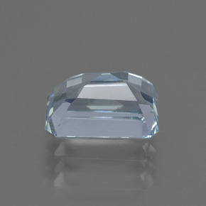 2.47カラットの天然薄いスカイブルーアクアマリン（9.6×6.4 mm・エメラルドカット）