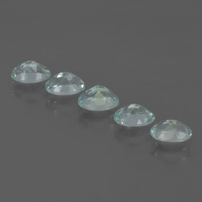2.27カラットの天然ライトブルーアクアマリン（6×4.2 mm・オーバルカット）