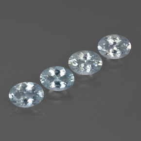 2.96カラットの天然ライトブルーアクアマリン（7.1×5.2 mm・オーバルカット）