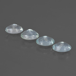 2.96カラットの天然ライトブルーアクアマリン（7.1×5.2 mm・オーバルカット）