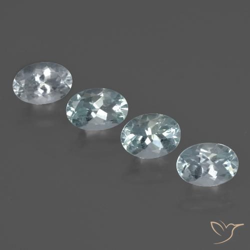 2.94カラットの天然薄いアクアブルーアクアマリン（7×5 mm・オーバルカット）