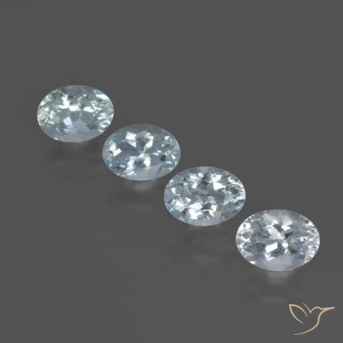 3.09カラットの天然とても淡いブルーアクアマリン（7×5.1 mm・オーバルカット）