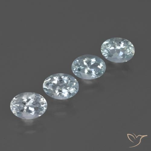 3.09カラットの天然とても淡いブルーアクアマリン（7×5.1 mm・オーバルカット）