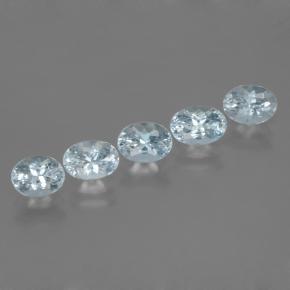2.72カラットの天然ライトブルーアクアマリン（6.2×4.5 mm・オーバルカット）