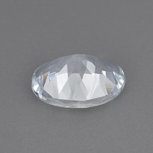 1.33カラットの天然青みがかった白アクアマリン（8.9×6.8 mm・オーバルカット）