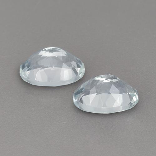 2.25カラットの天然ペールブルーアクアマリン（8.1×6.1 mm・オーバルカット）