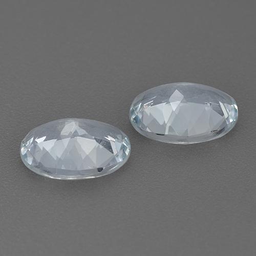 2.02カラットの天然とても淡いブルーアクアマリン（8.1×6.2 mm・オーバルカット）