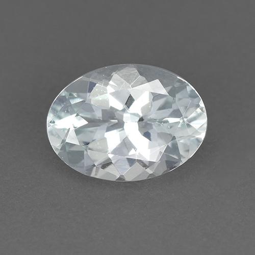 0.87カラットの天然青みがかった白アクアマリン（7.7×5.7 mm・オーバルカット）