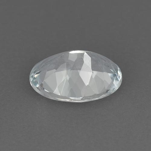 0.87カラットの天然青みがかった白アクアマリン（7.7×5.7 mm・オーバルカット）