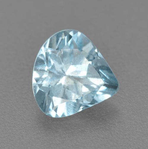 0.65カラットの天然ライトブルーアクアマリン（6.1×6 mm・洋梨の形）