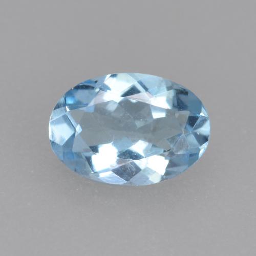 0.38カラットの天然ベイビーブルーアクアマリン（6×4.2 mm・オーバルカット）