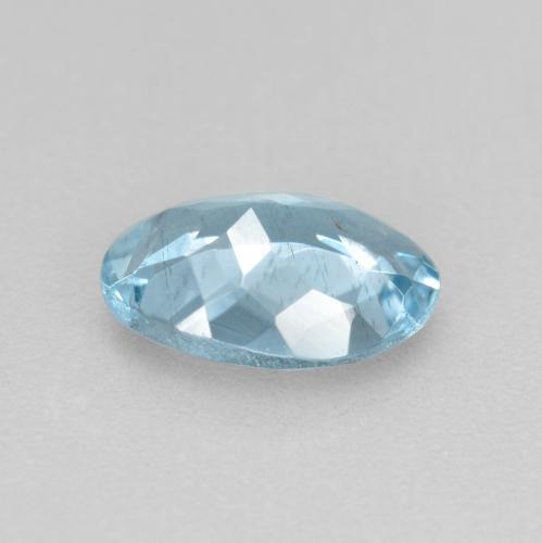 0.65カラットの天然ライトブルーアクアマリン（7.1×5.1 mm・オーバルカット）