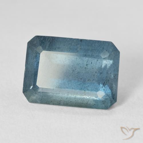 7.81カラットの天然ブルーアクアマリン（14×10.1 mm・エメラルドカット）